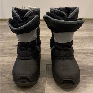 Boys Kamik snow boots size 9